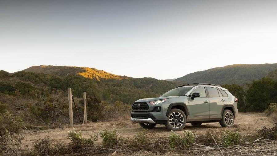  Toyota RAV4 Adventure 2018 года  (NA) (фото 33 из 196)